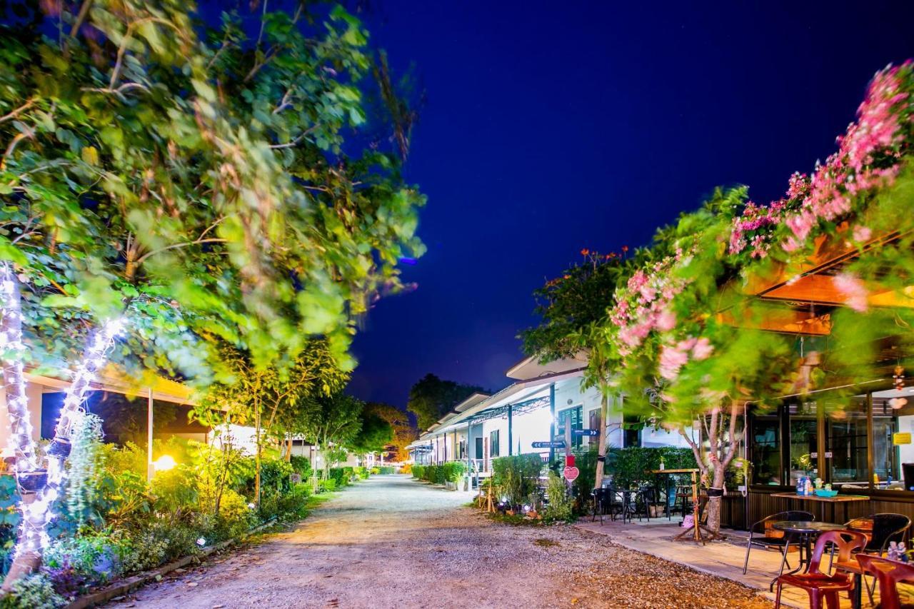 Numhom Resort Ban Nong Chum Saeng Eksteriør billede