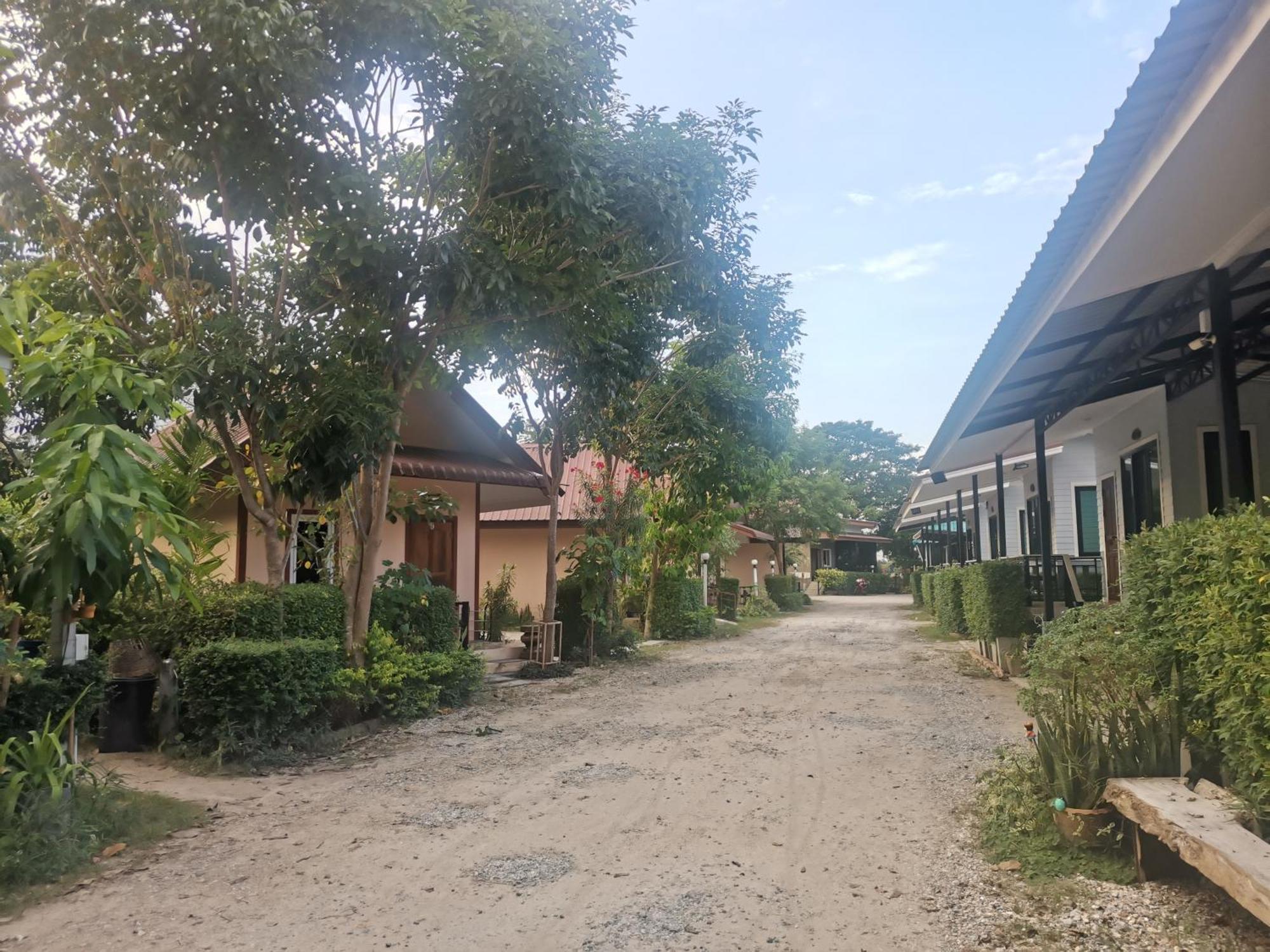 Numhom Resort Ban Nong Chum Saeng Eksteriør billede