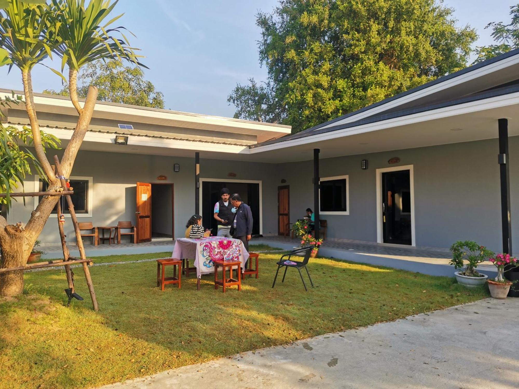Numhom Resort Ban Nong Chum Saeng Eksteriør billede