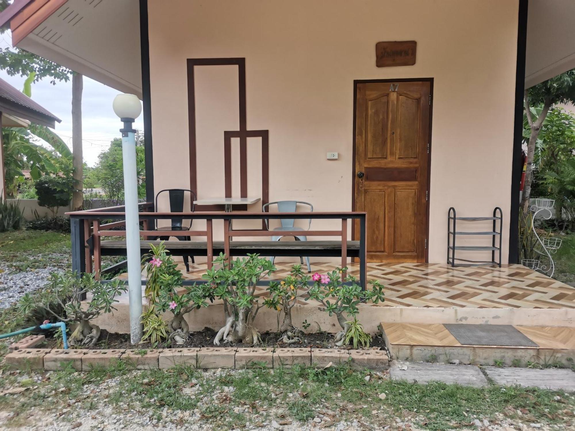 Numhom Resort Ban Nong Chum Saeng Eksteriør billede