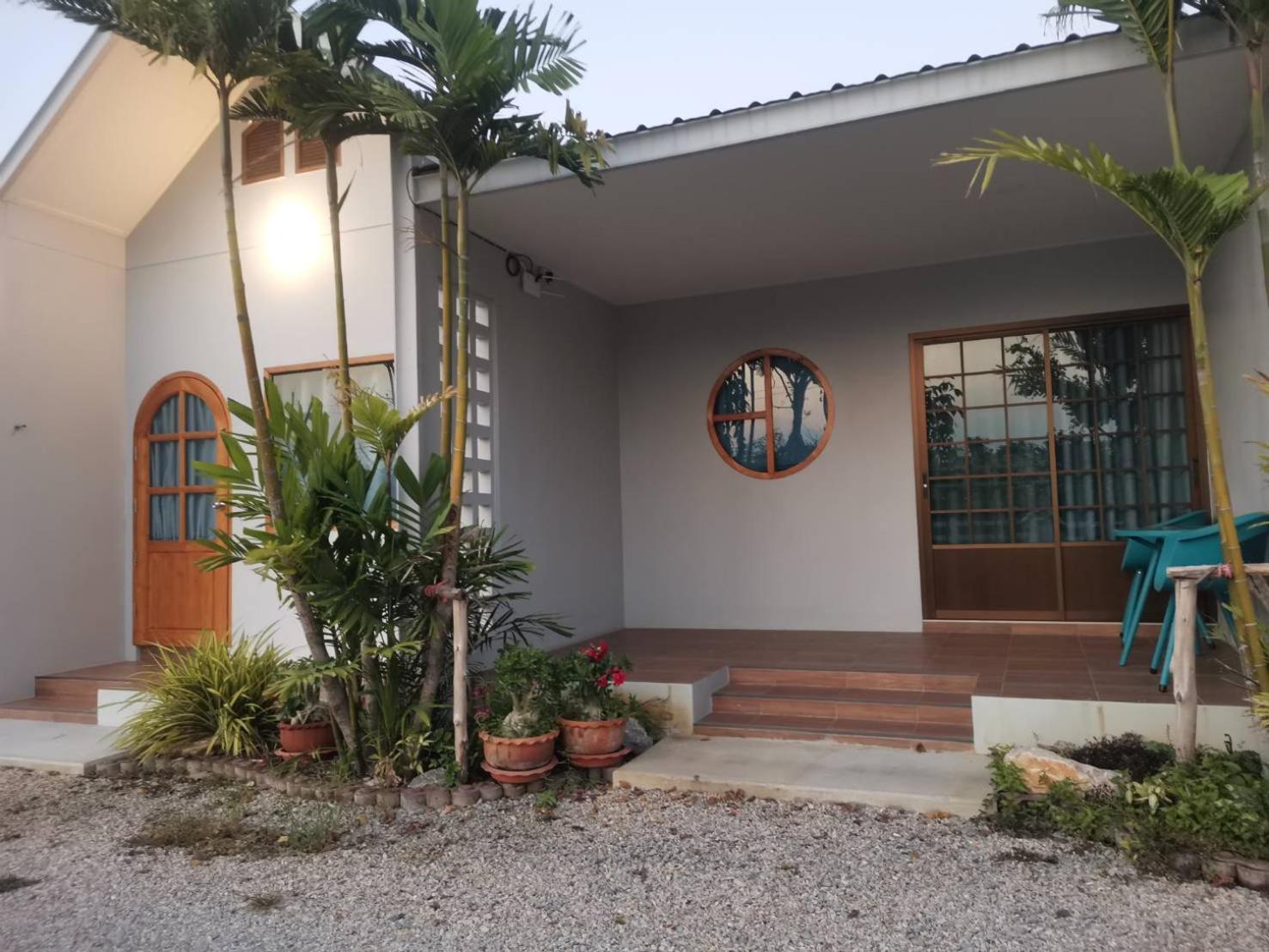 Numhom Resort Ban Nong Chum Saeng Eksteriør billede